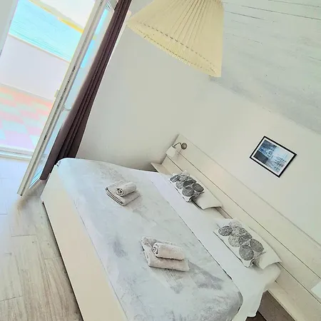 Πανσιόν On The Sea 4*