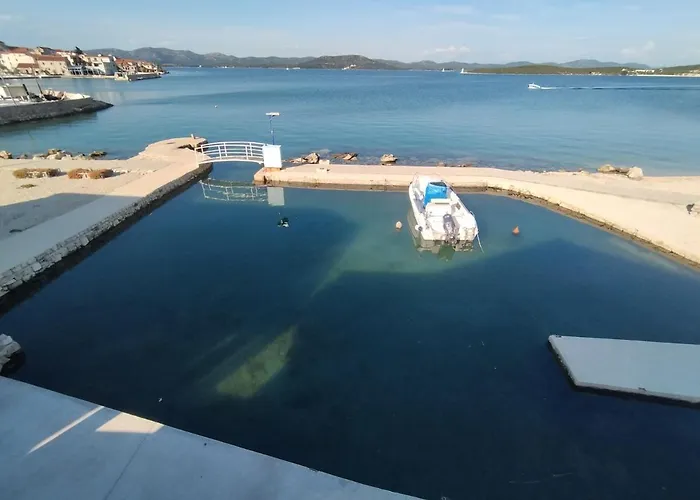 Guest house On The Sea Betina (Sibenik-Knin)