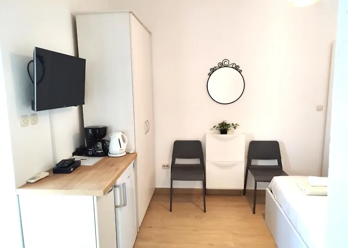 On The Sea Pensión 3*