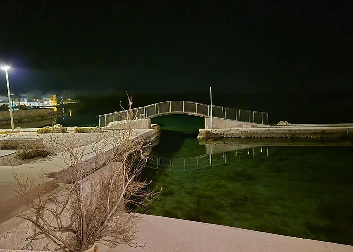 On The Sea Pensión 3*